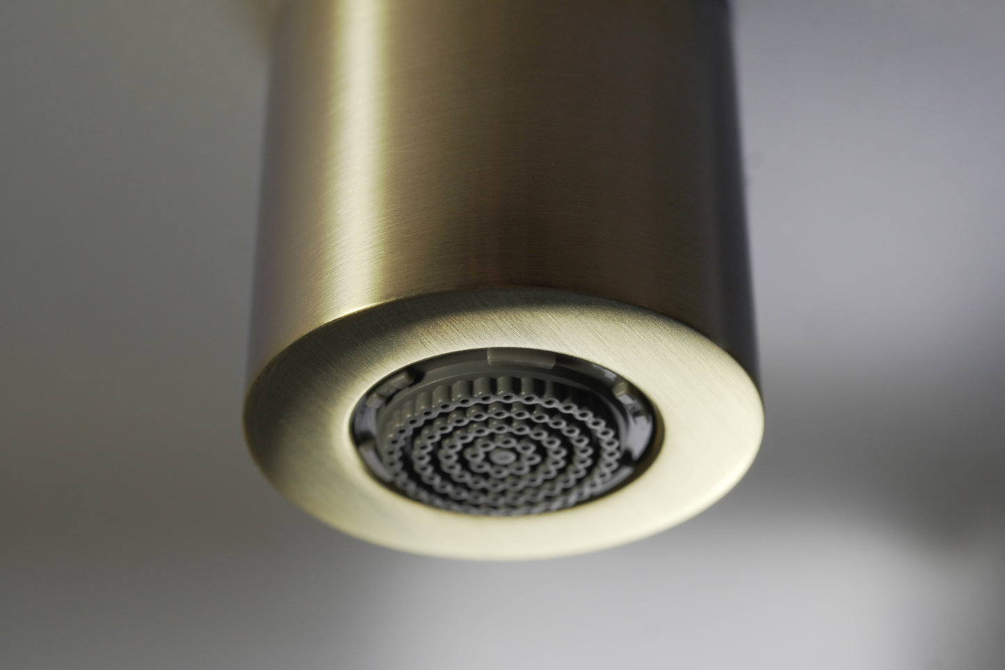 Shower column, with shower mixer