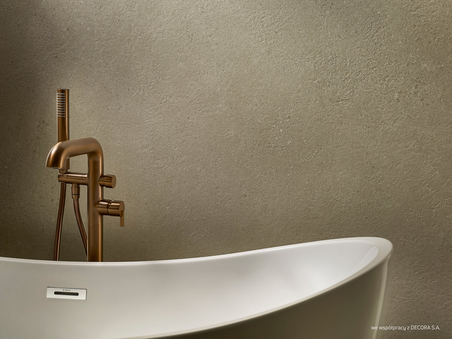 Bath mixer, freestanding, with shower set