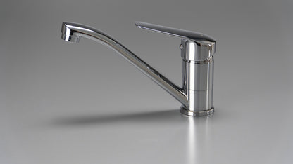 Washbasin tap, with swivel spout