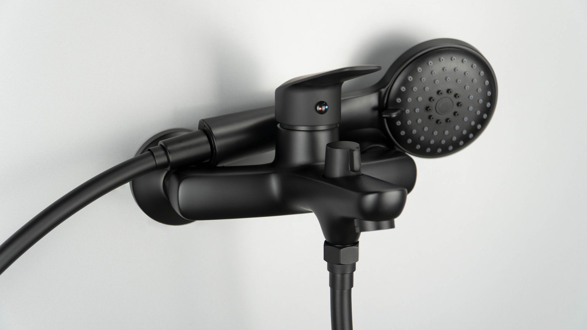 Bath mixer, wall-mounted