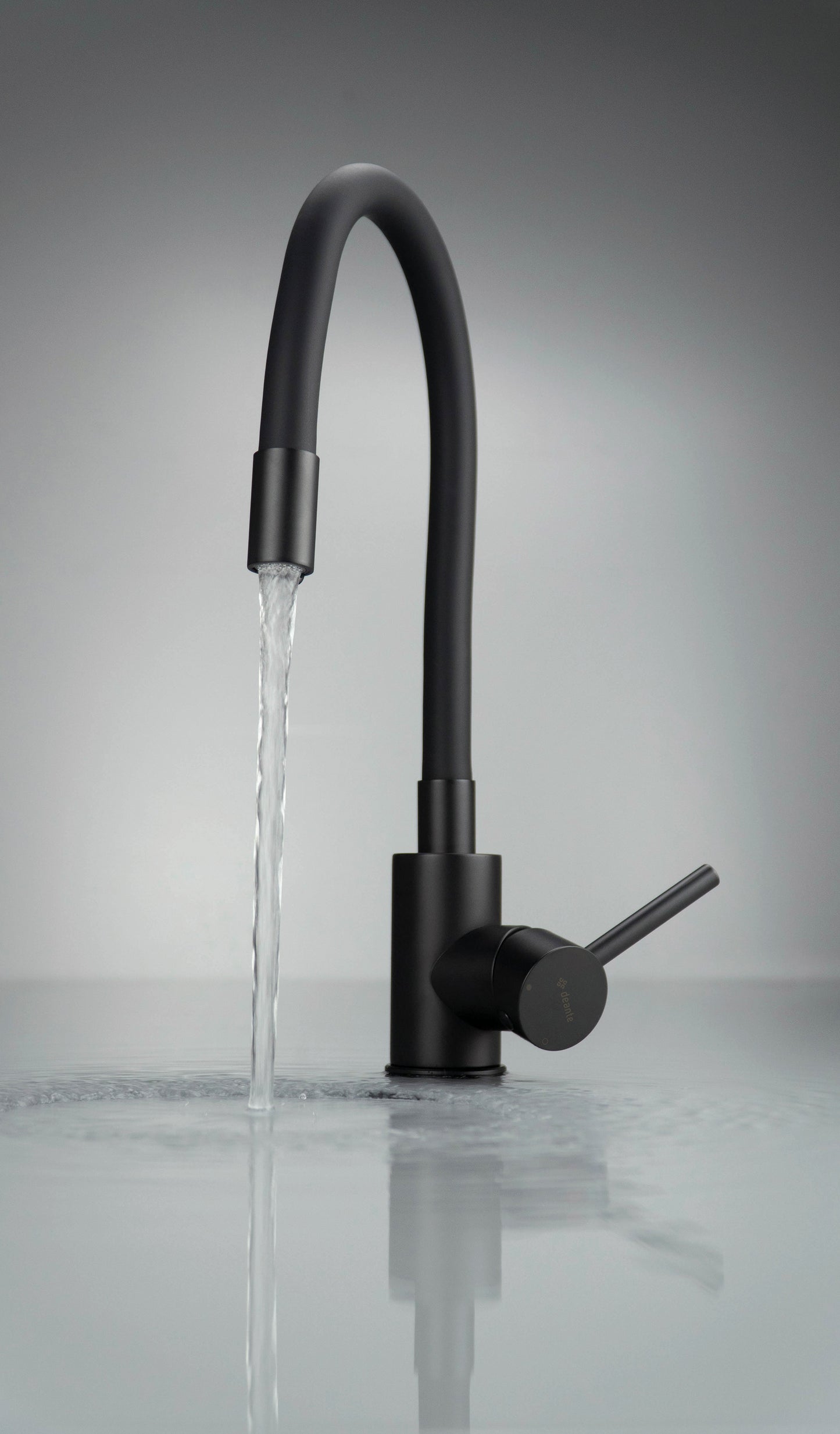 Kitchen tap, with bendable spout