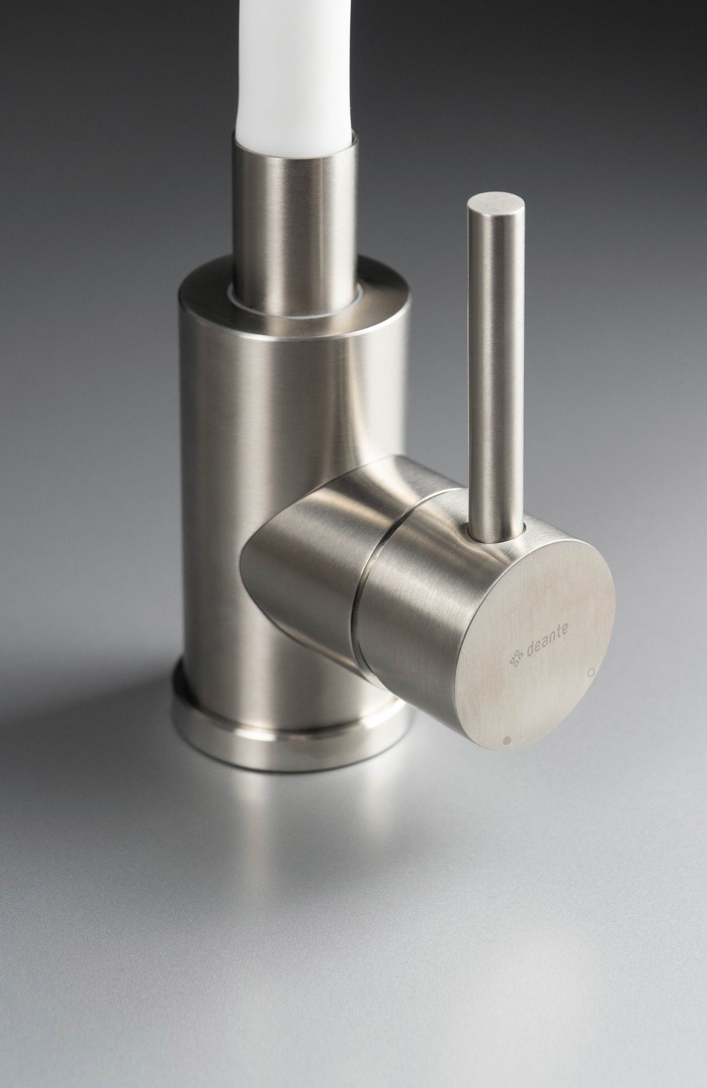 Kitchen tap, with bendable spout - 2 stream types