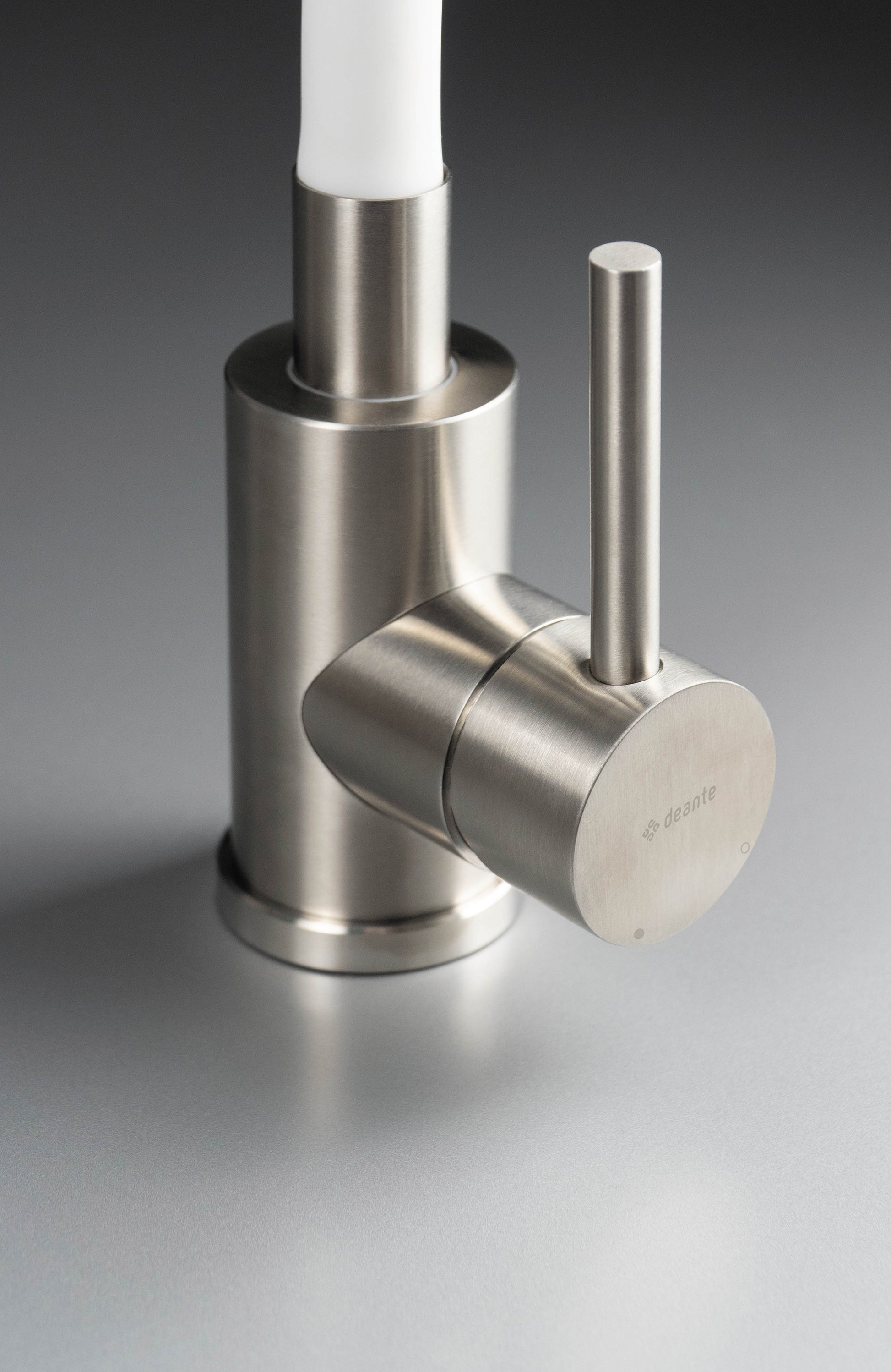 Kitchen tap, with bendable spout - 2 stream types