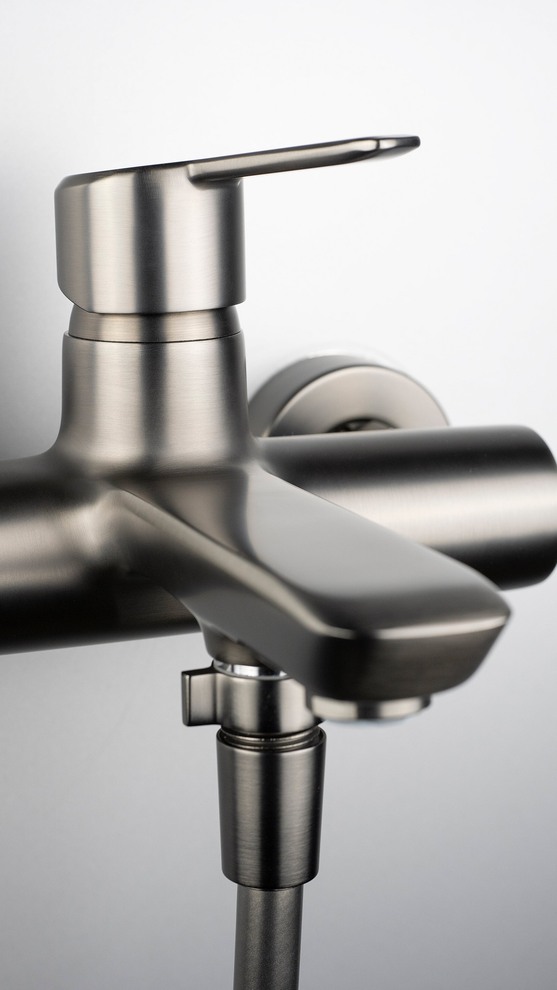 Bath mixer, wall-mounted