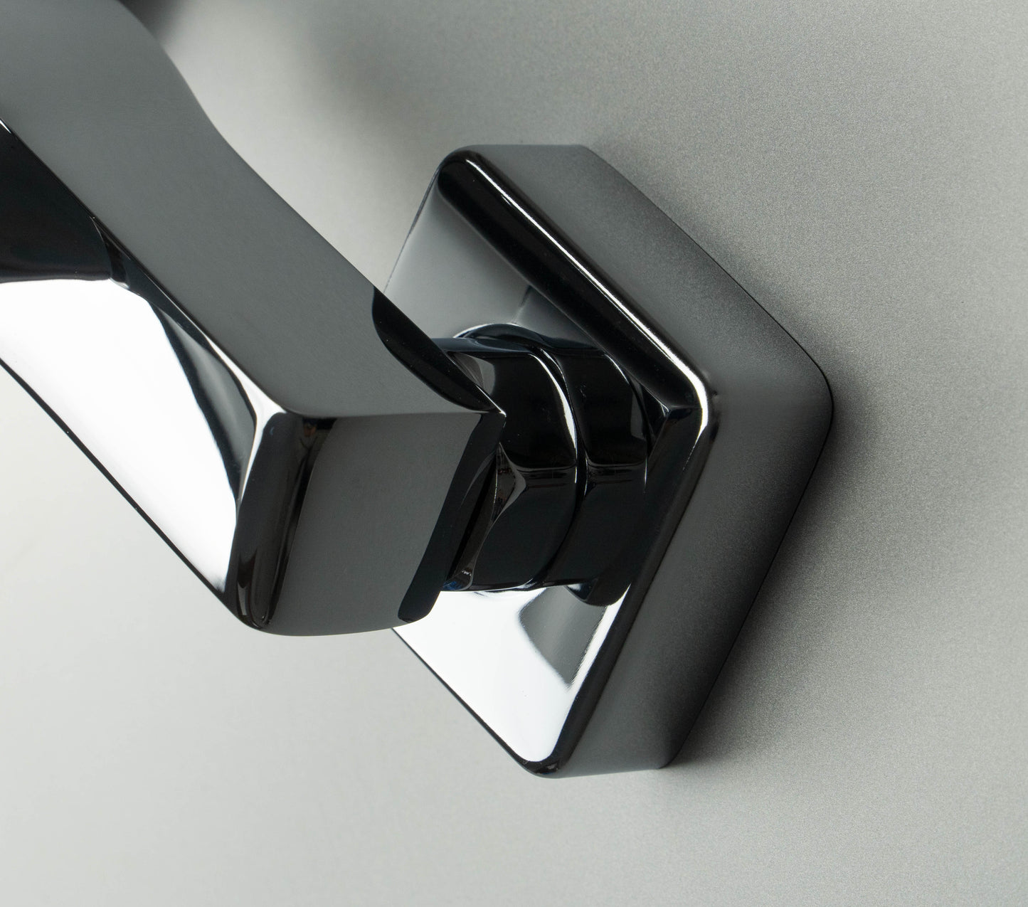 Shower mixer, wall-mounted