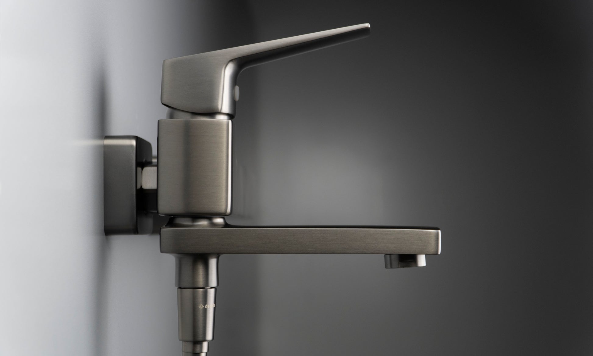 Bath mixer, wall-mounted - with foldable spout