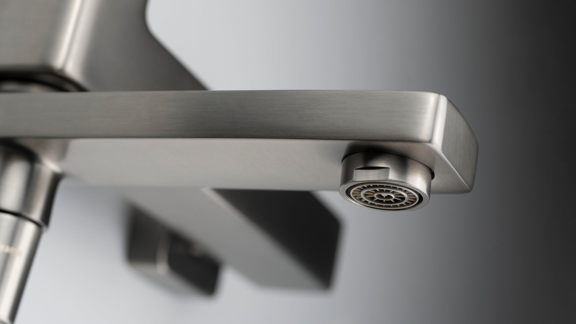 Bath mixer, wall-mounted - with foldable spout