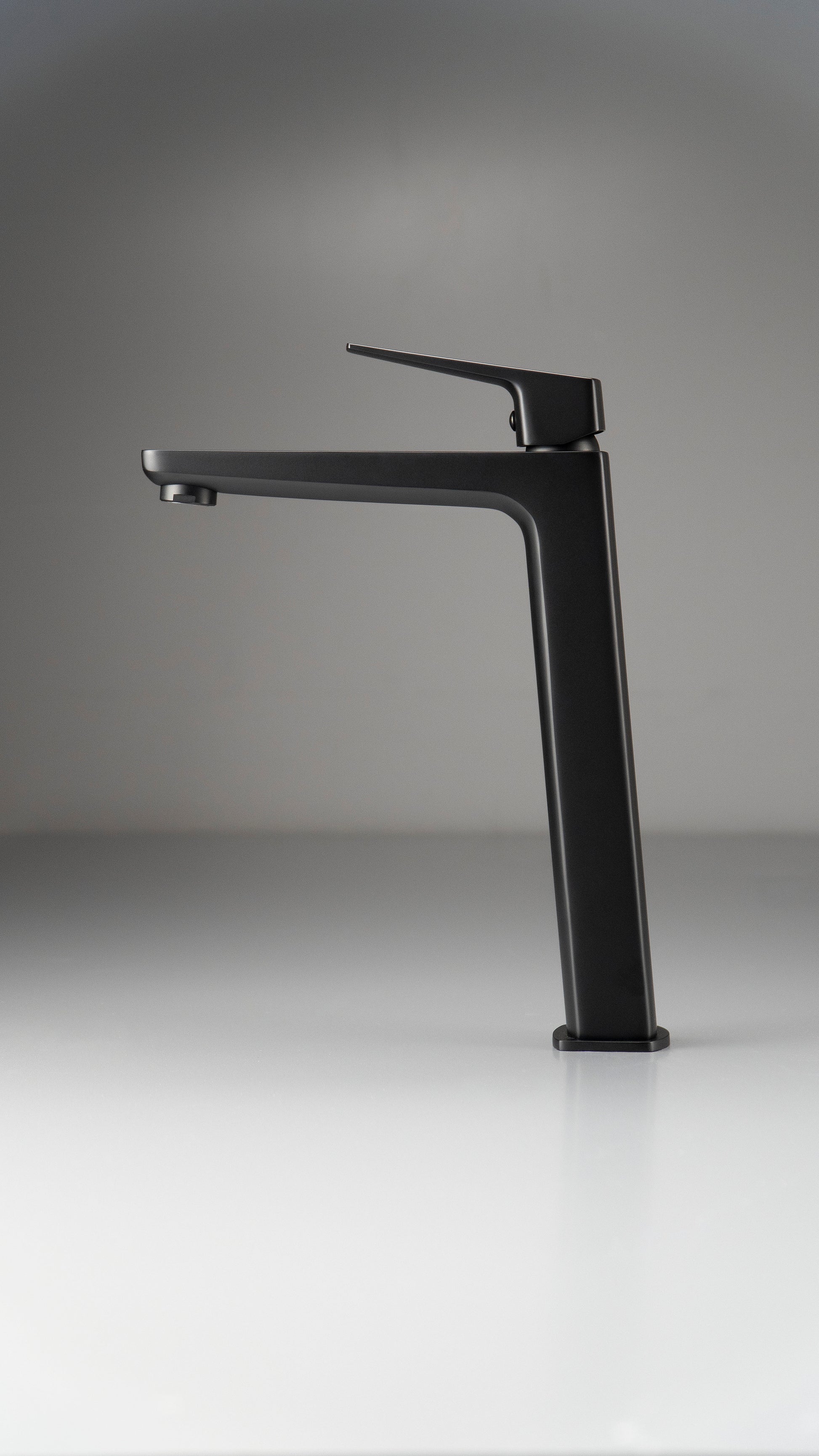 Washbasin tap, tall