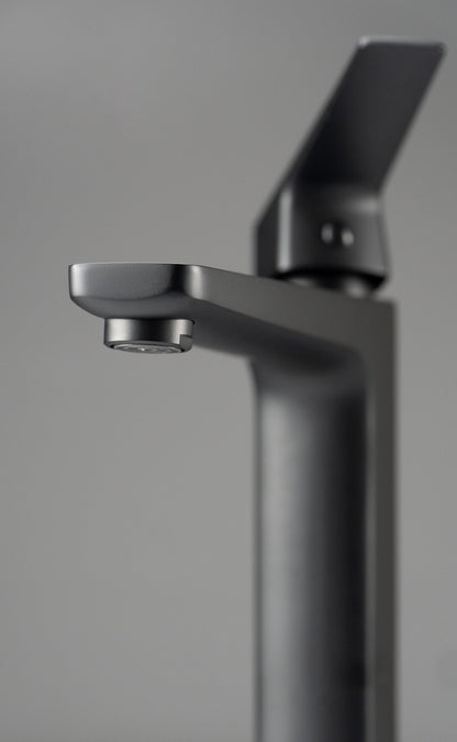Washbasin tap, tall