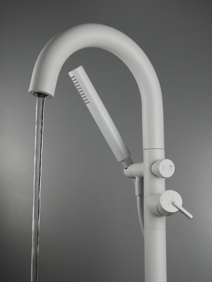 Bath mixer, freestanding, with shower set