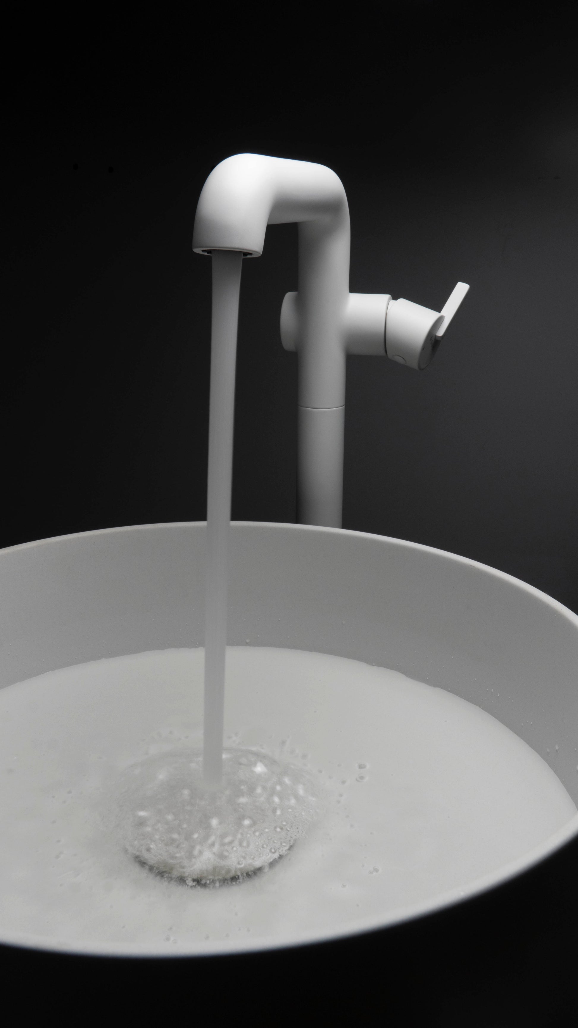Washbasin tap, freestanding