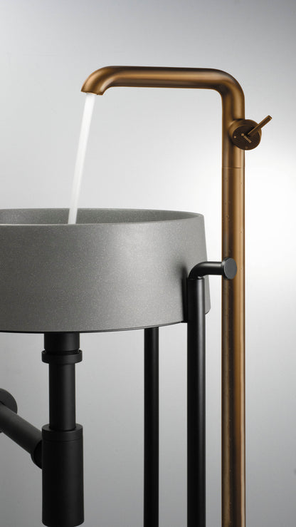 Washbasin tap, freestanding