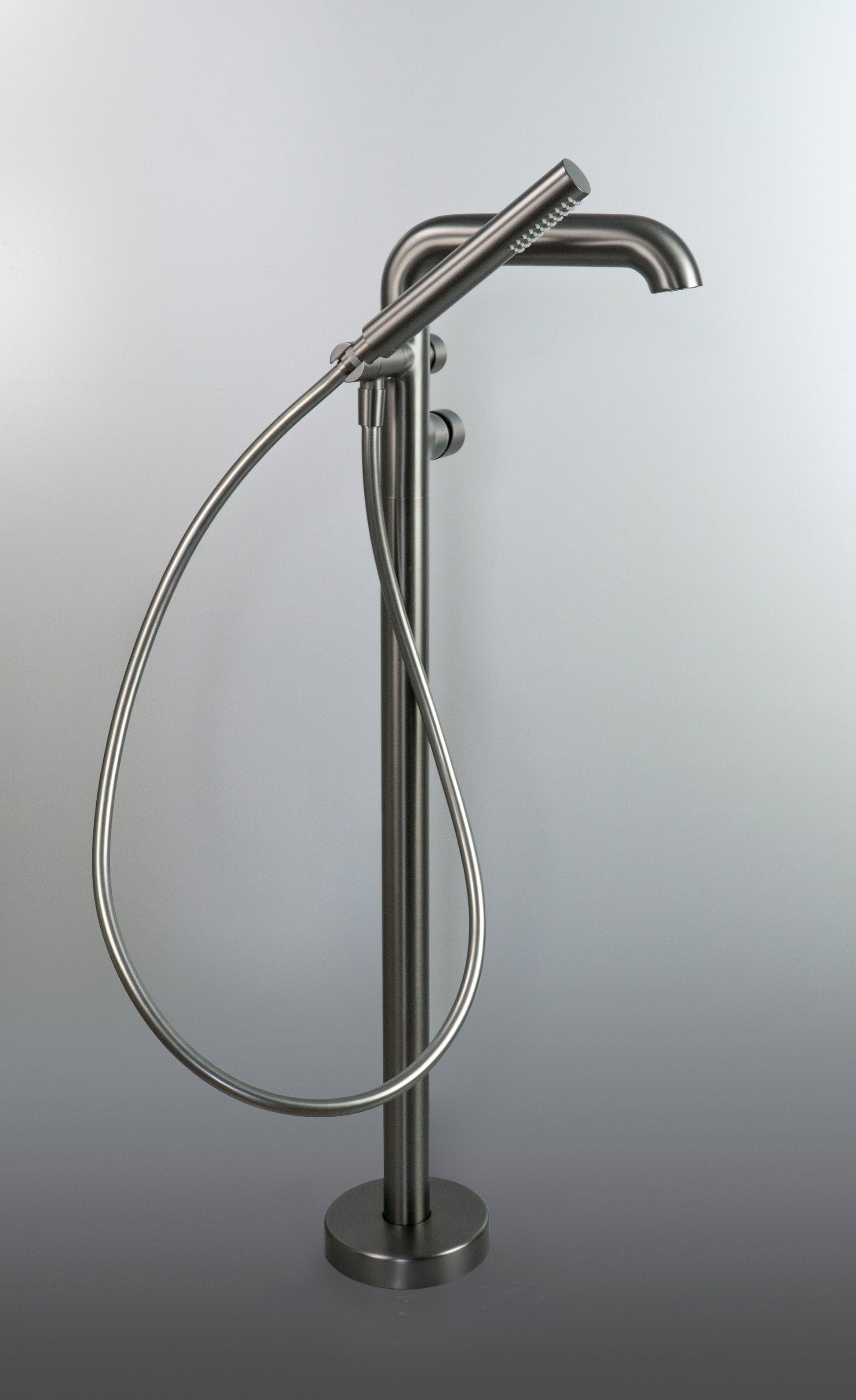 Bath mixer, freestanding, with shower set
