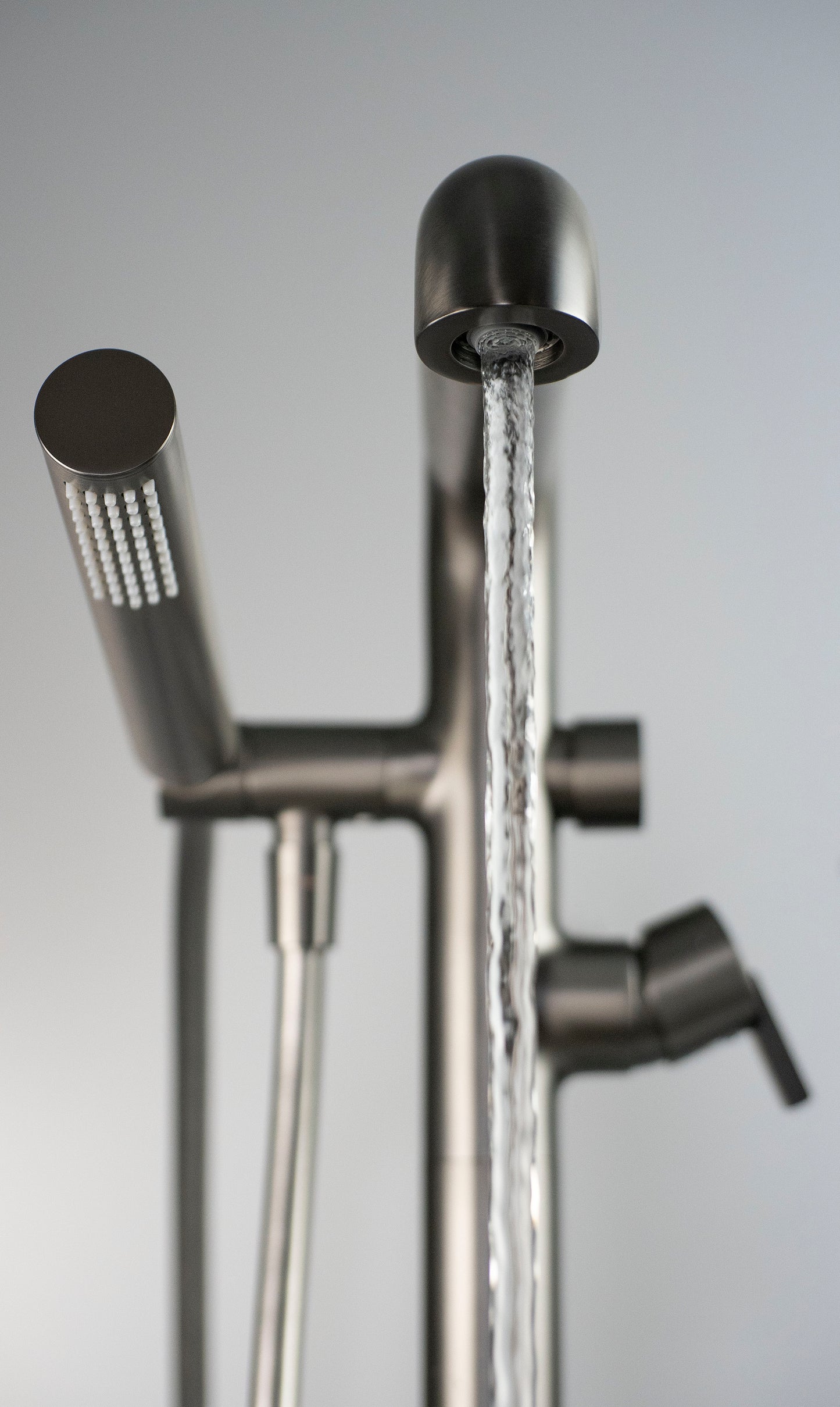Bath mixer, freestanding, with shower set