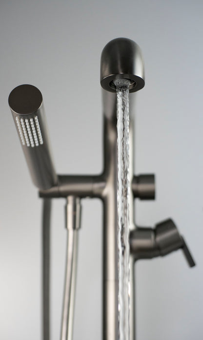 Bath mixer, freestanding, with shower set