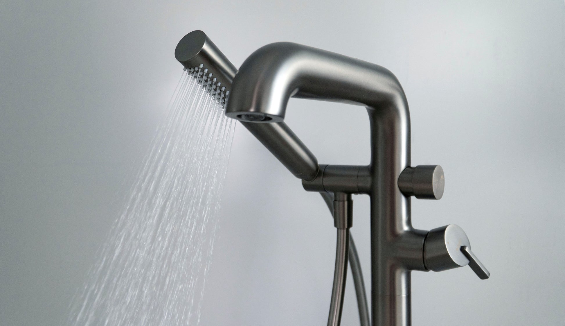 Bath mixer, freestanding, with shower set