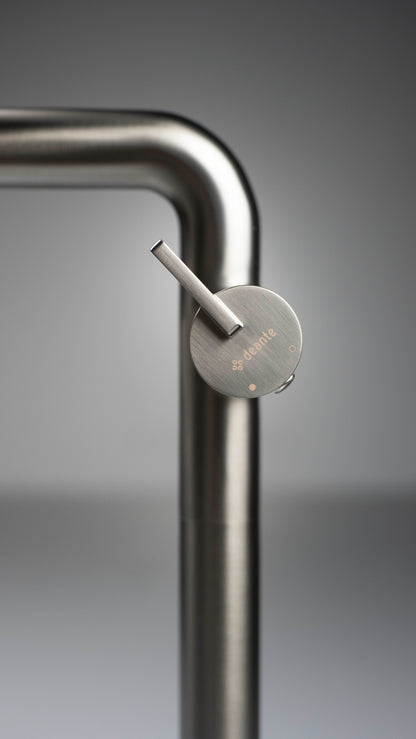 Washbasin tap, tall, with rectangular spout