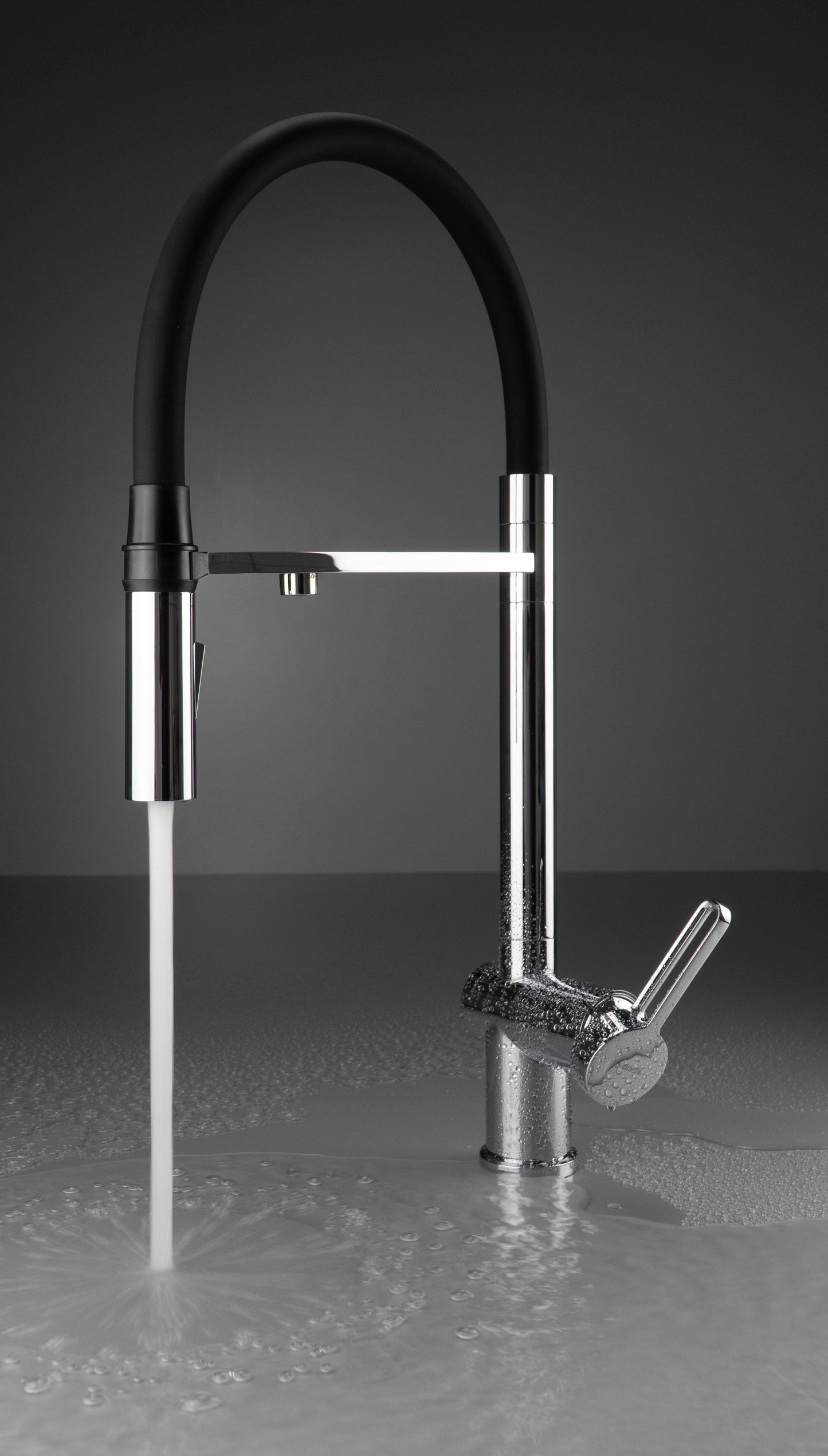Kitchen tap, with water filter connection, with elastic spout