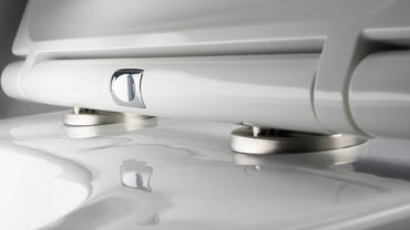 Toilet seat, slim, soft-closing