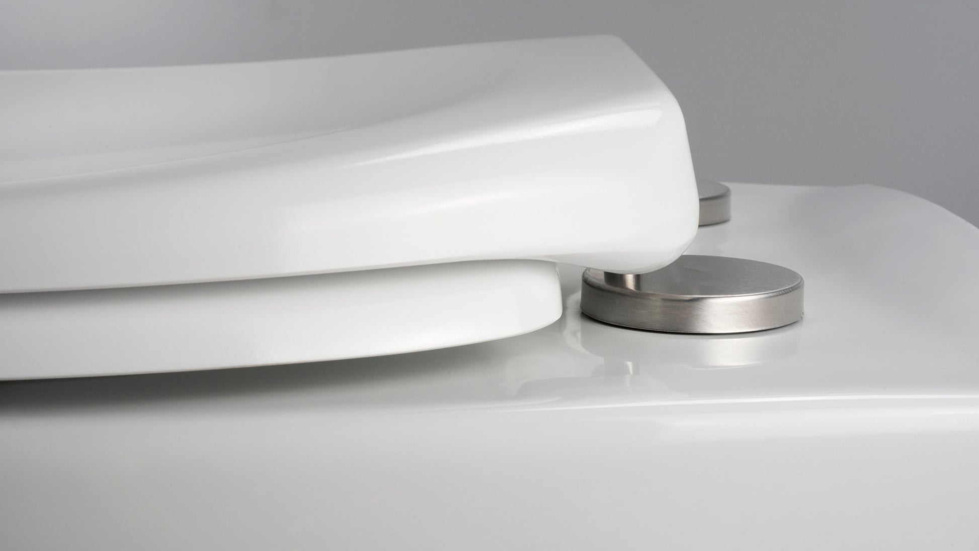 Toilet bowl, with seat, rimless