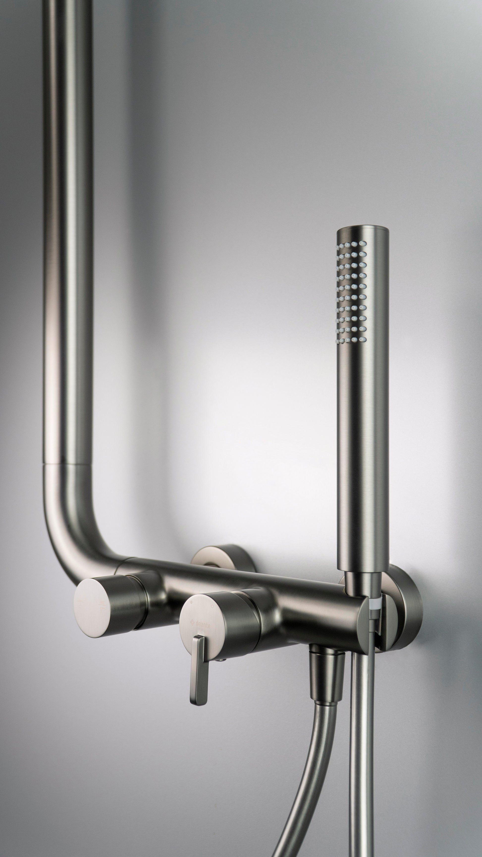 Shower column, with shower mixer