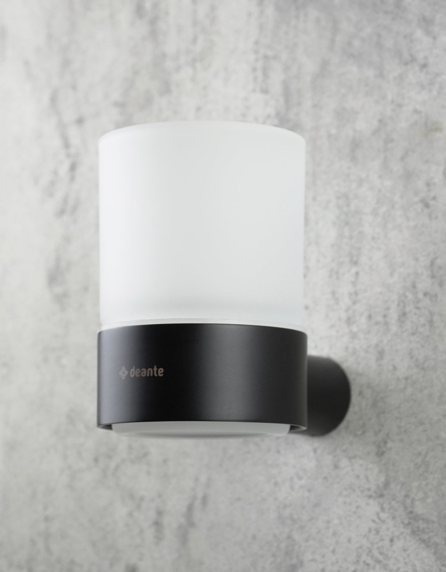 Tumbler, wall-mounted