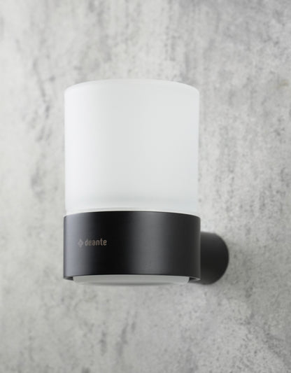 Tumbler, wall-mounted