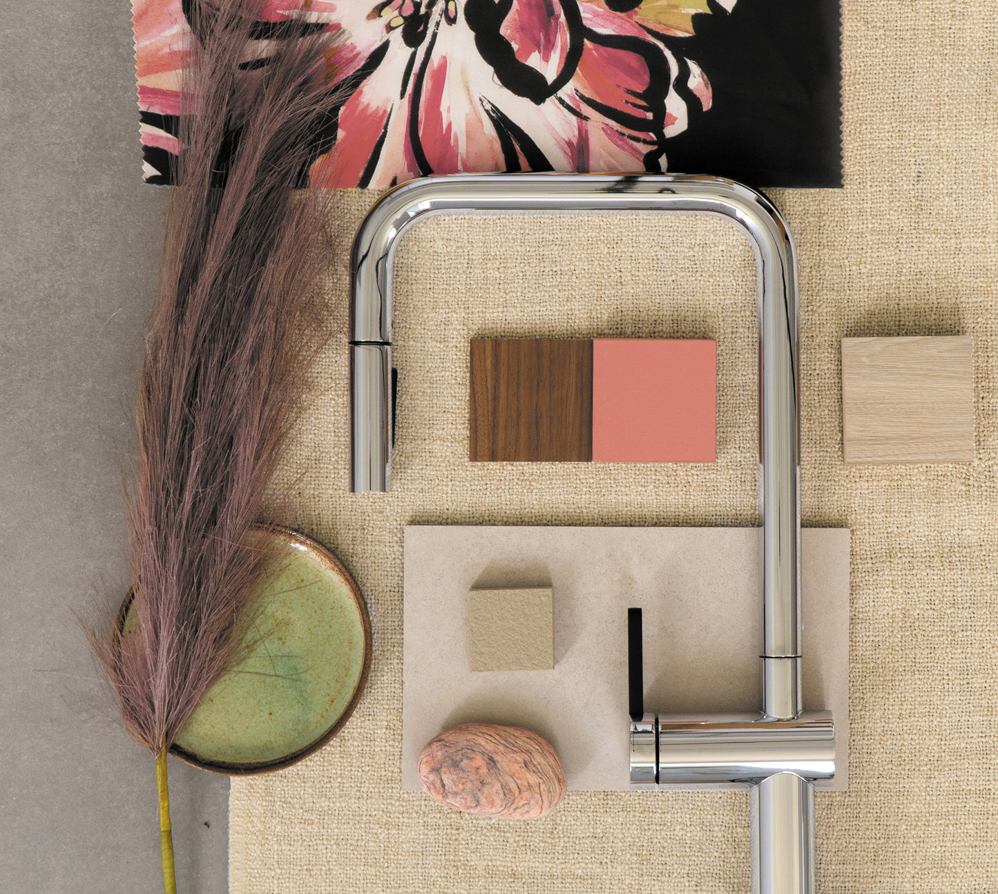 Kitchen tap, with pull-out spout