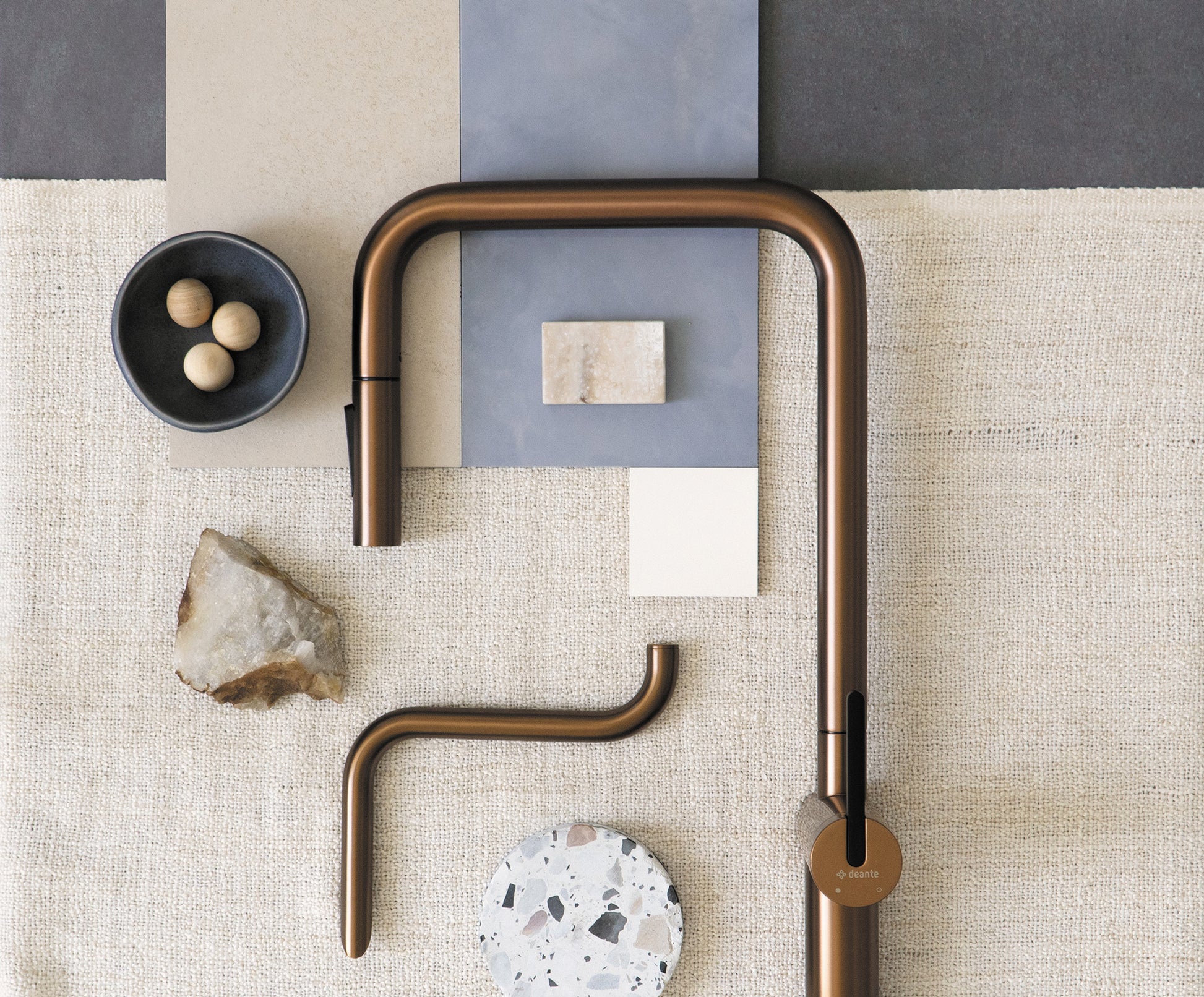 Kitchen tap, with pull-out spout