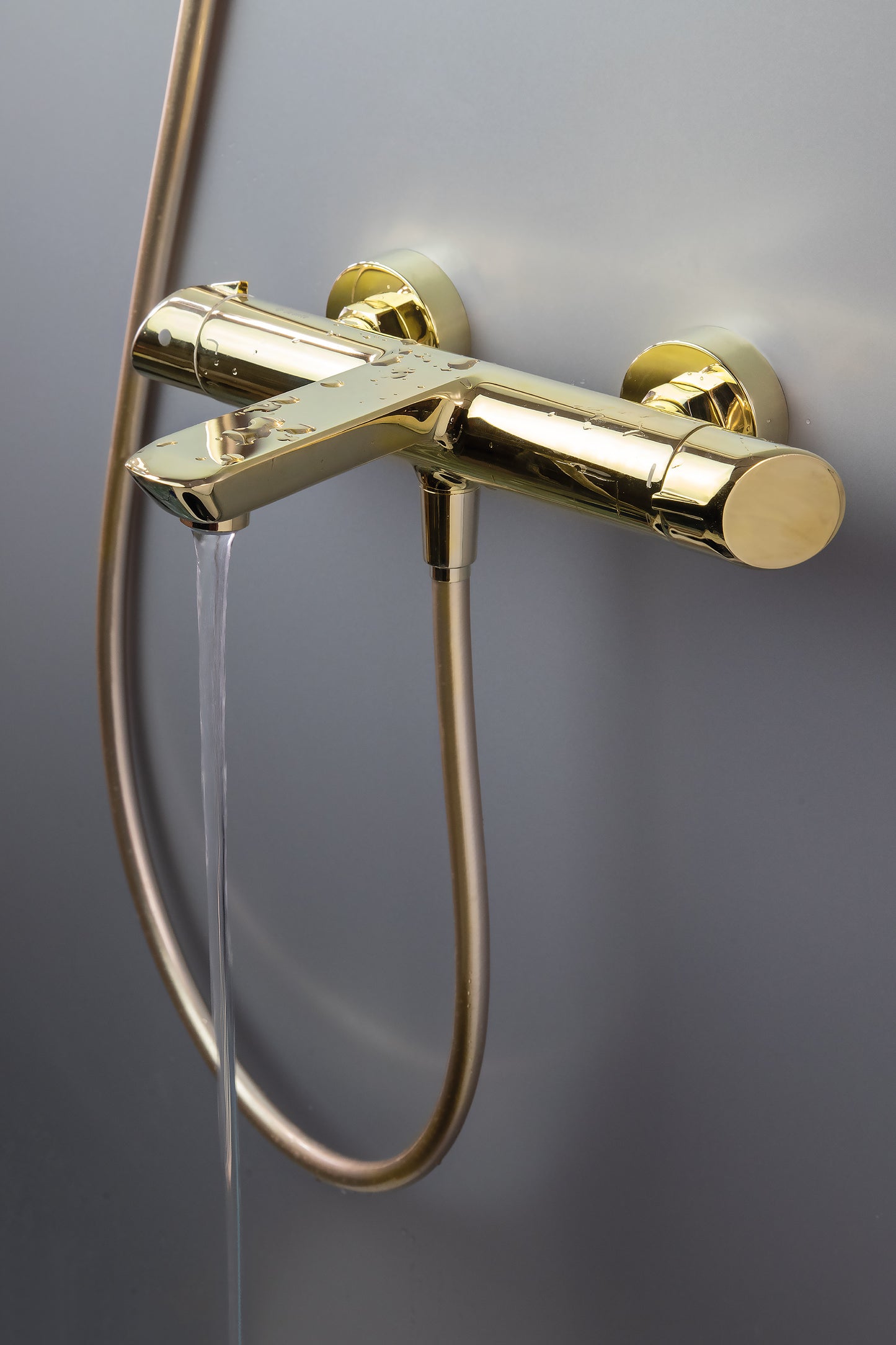 Bath mixer, wall-mounted