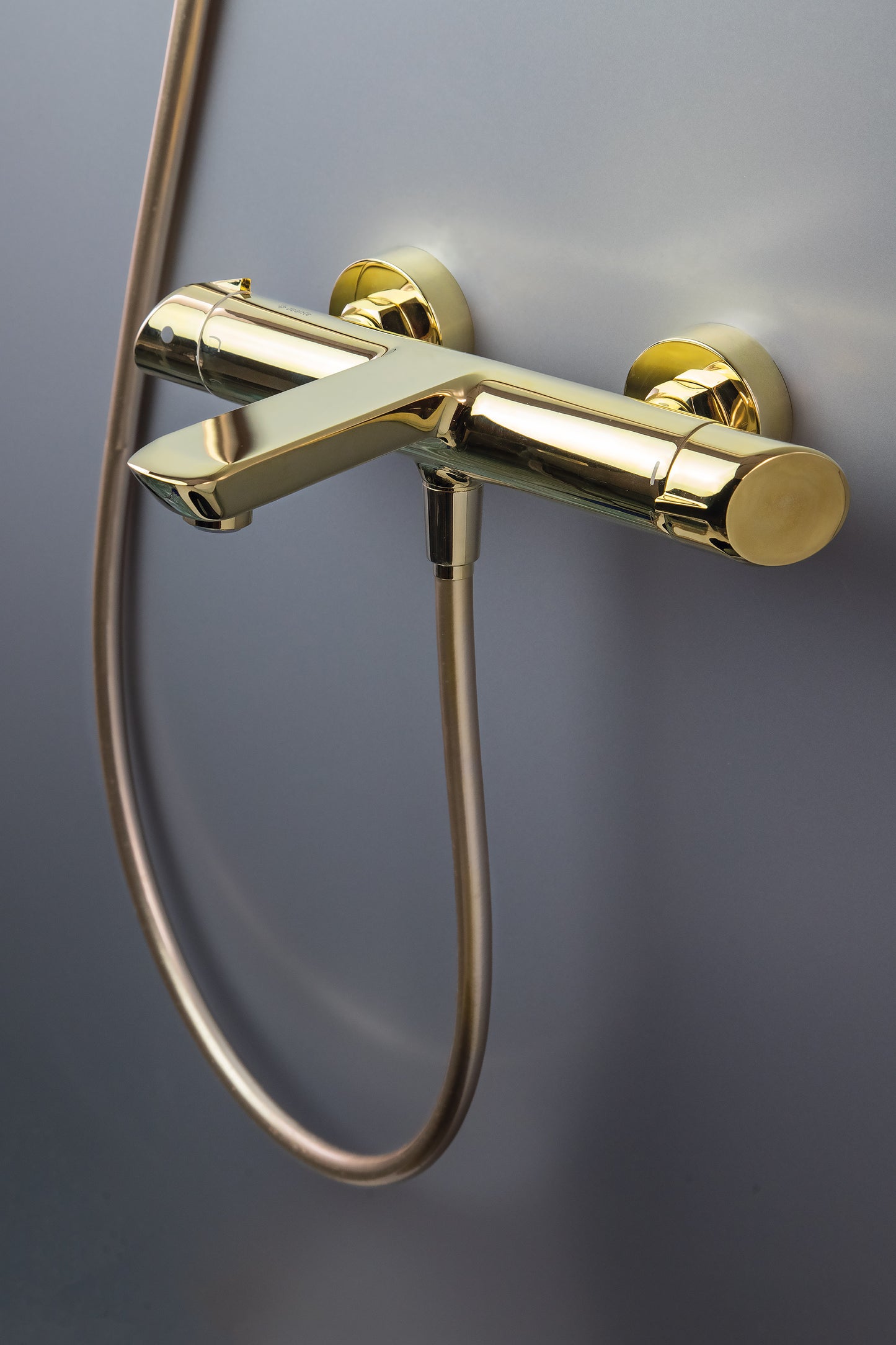 Bath mixer, wall-mounted