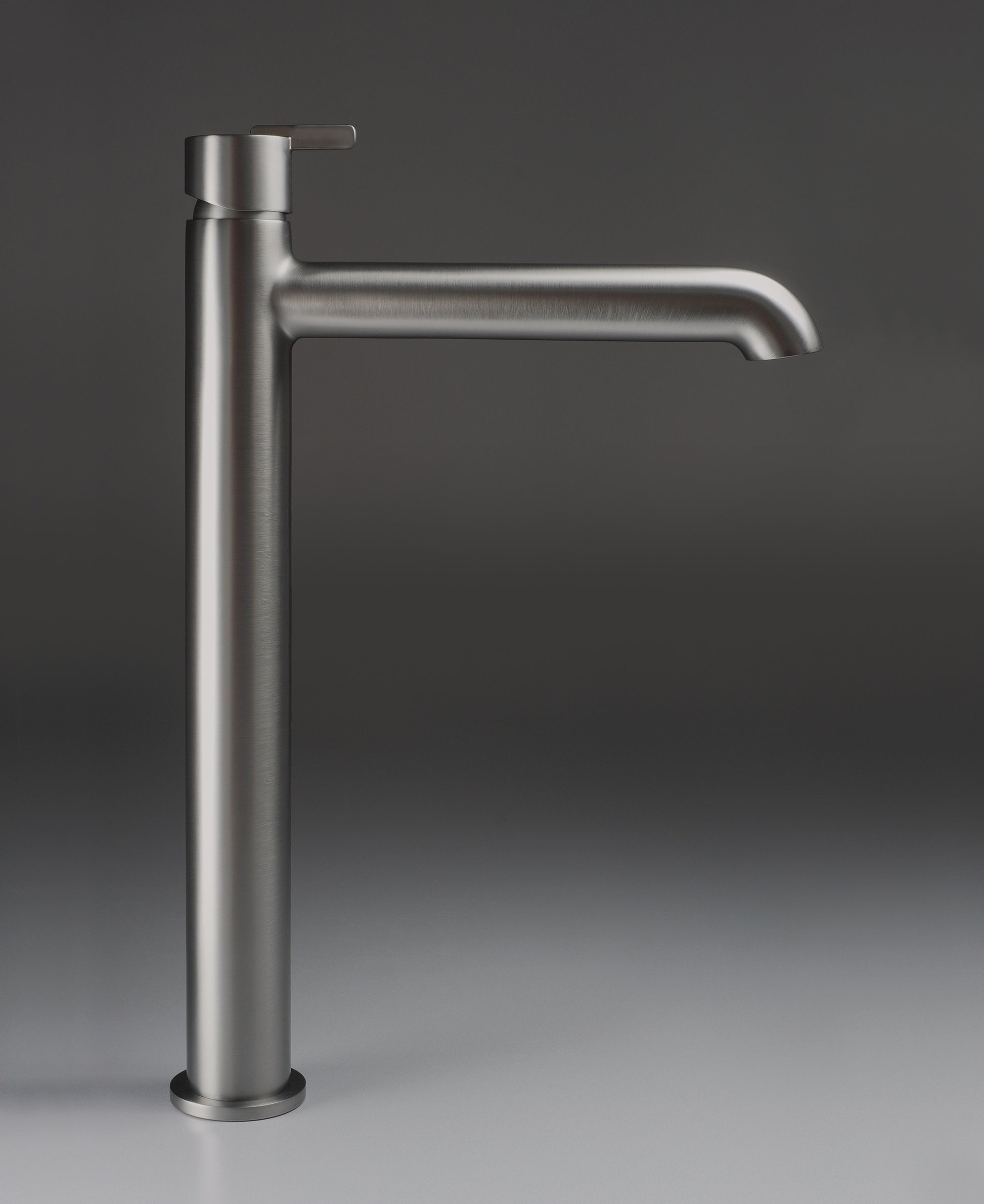 Washbasin tap, tall