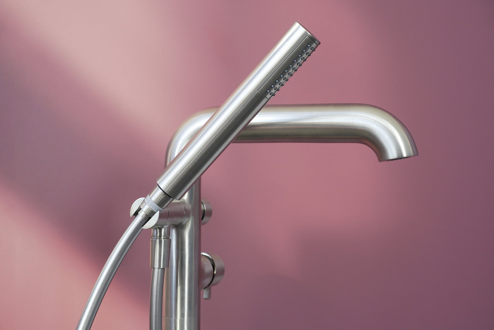Bath mixer, freestanding, with shower set