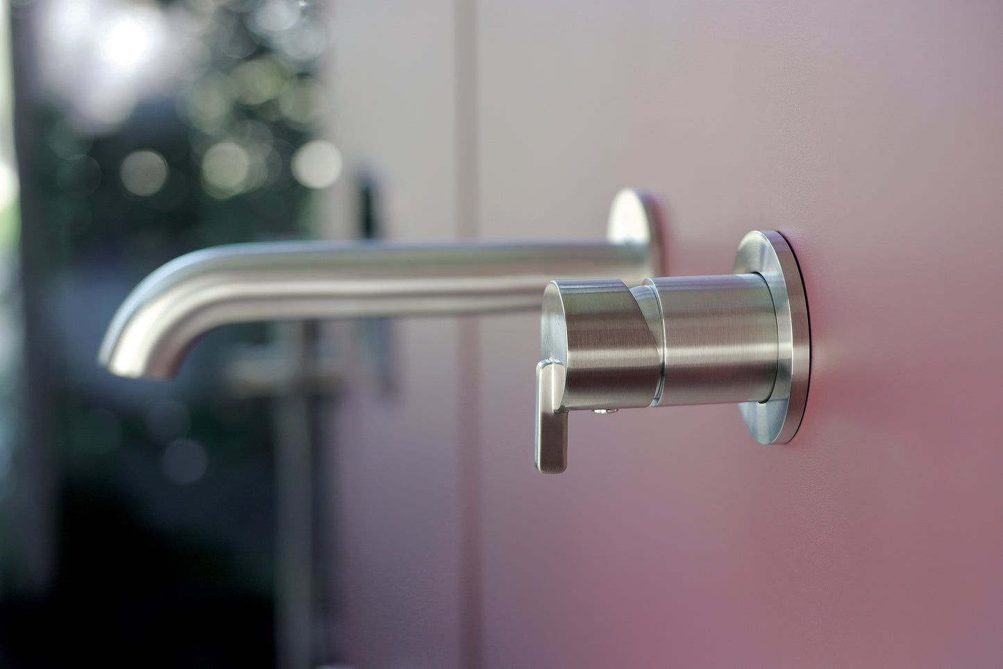 Washbasin tap, concealed