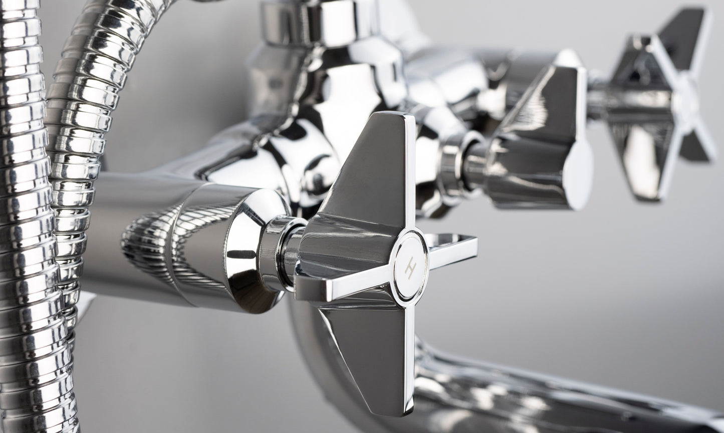 Bath mixer, with shower set