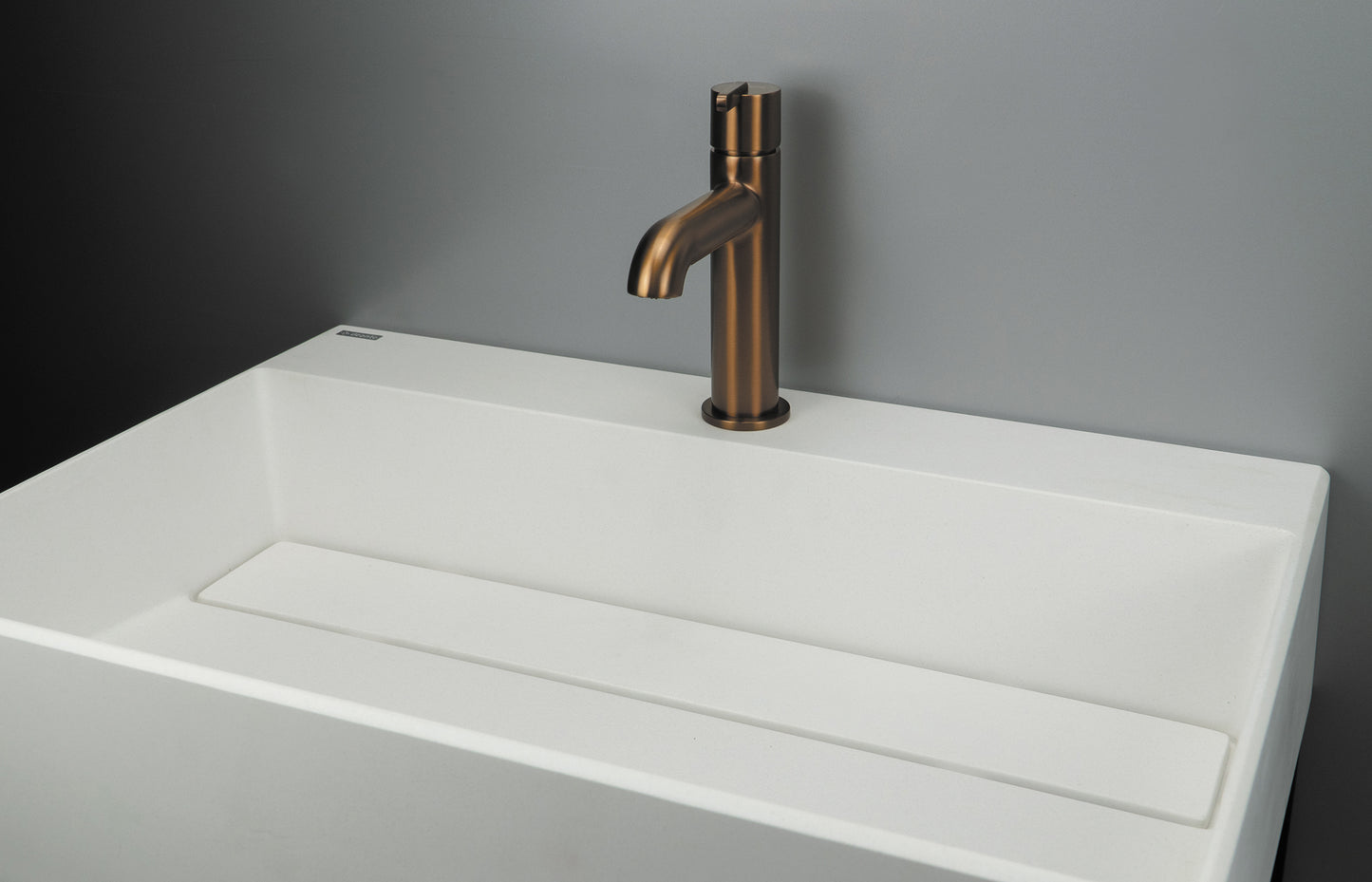 Washbasin tap