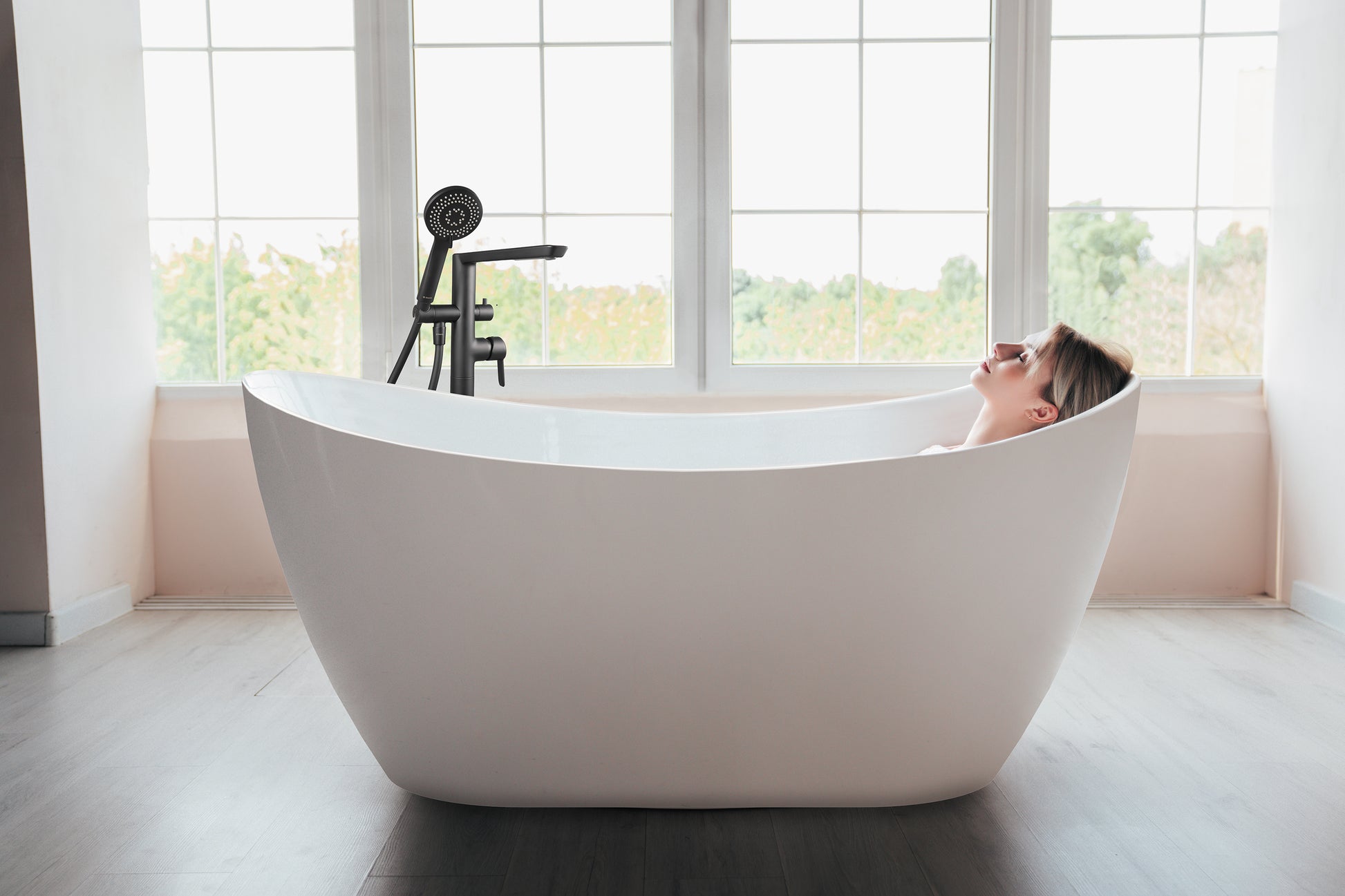 Bath mixer, freestanding, with shower set