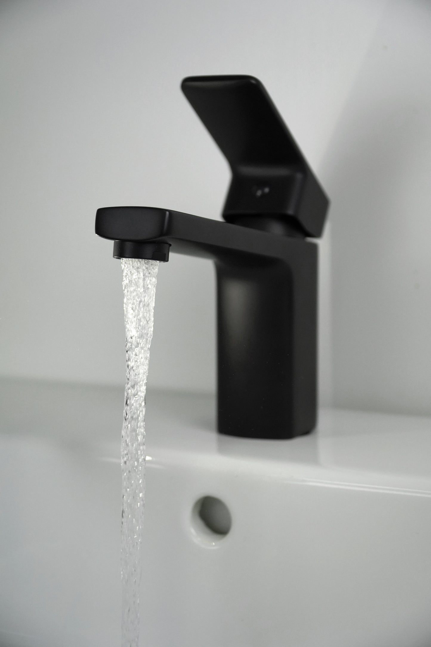 Washbasin tap