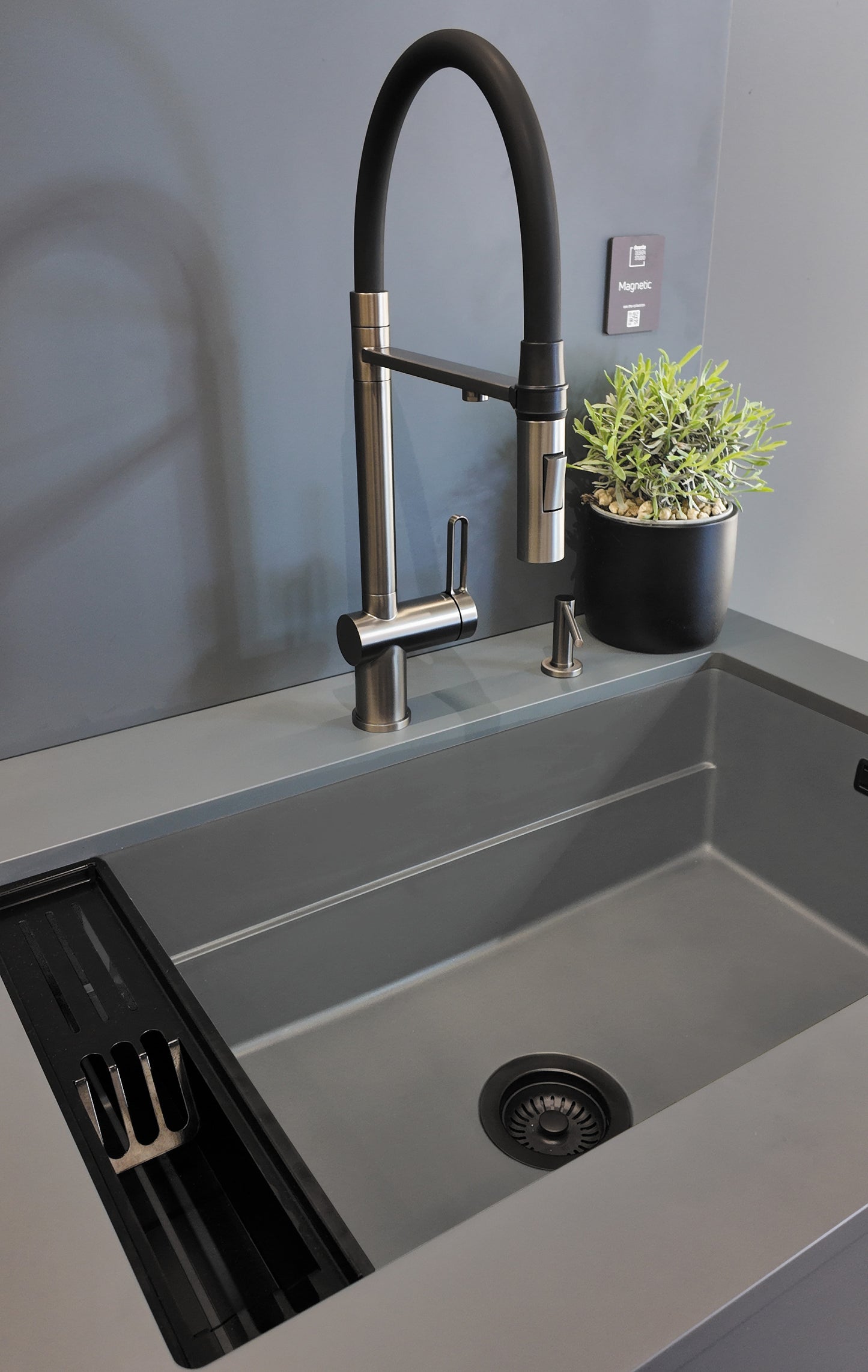 Magnetic granite sink, 1-bowl
