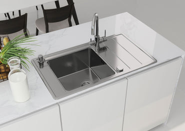 Kitchen tap, with water filter connection