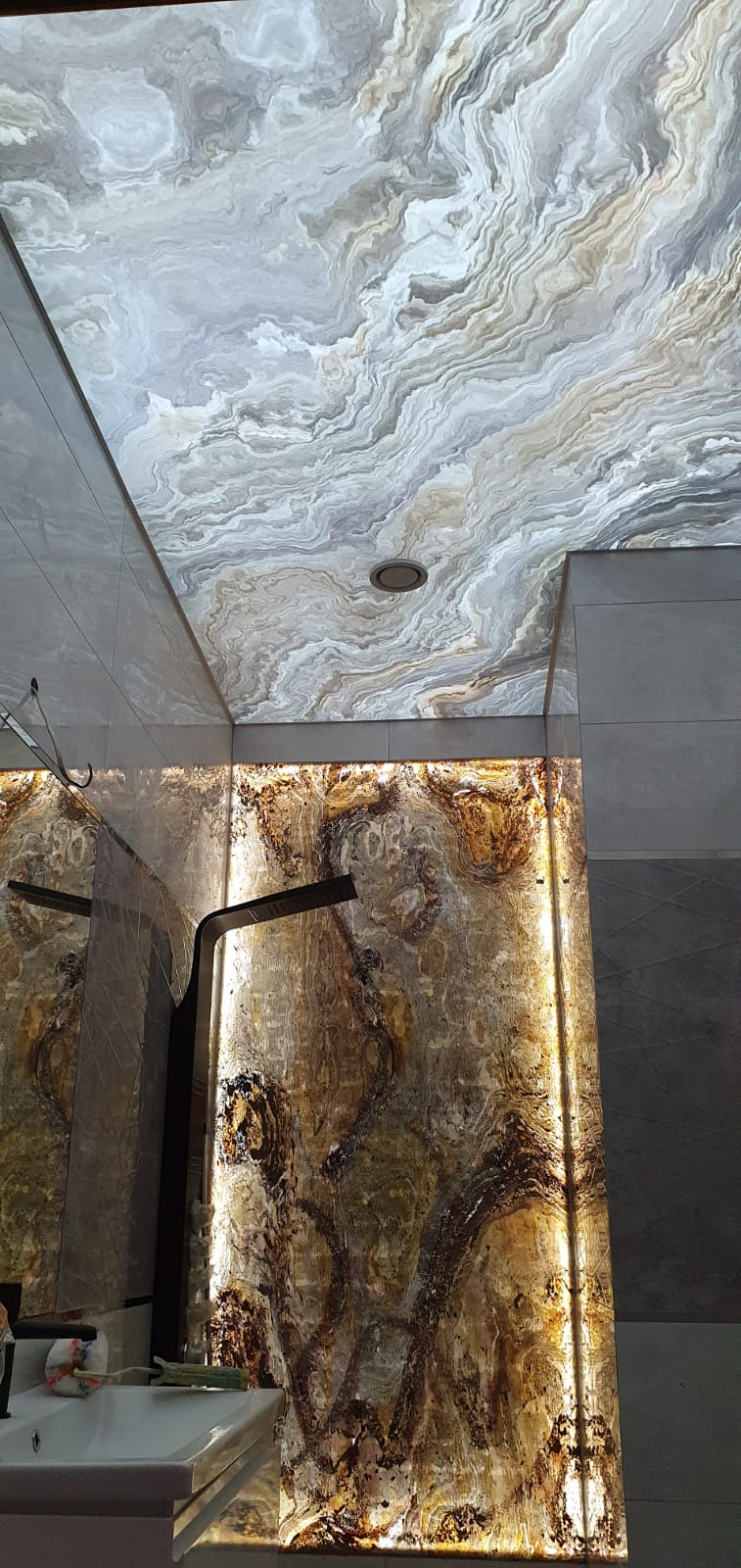 S white Stone Veneer