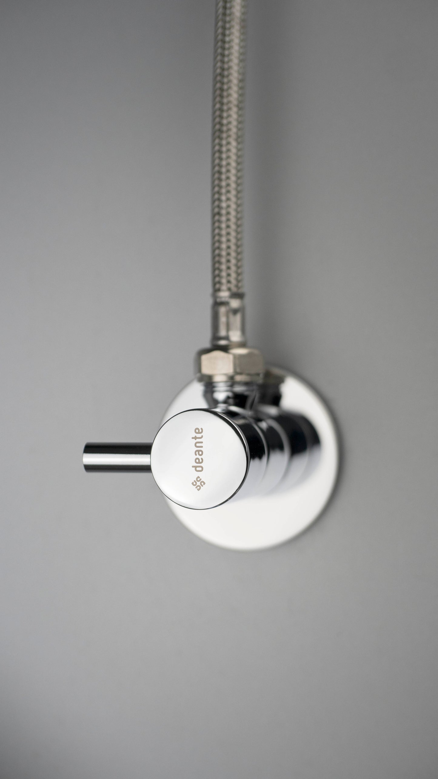 Angle valve, with ceramic cartridge, 1/2" - 3/8" - round