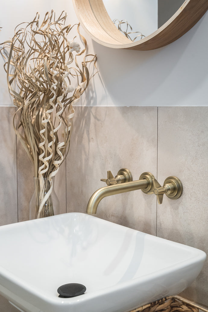 Washbasin tap, concealed